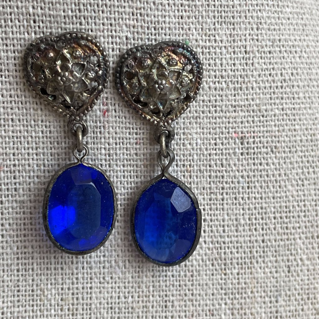 Vintage Heart Filigree Pewter Cobalt Glass Dangle Pierced Earrings 1 38 35$